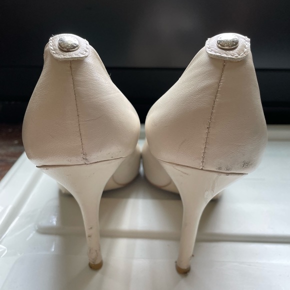 Michael Kors beige leather pumps size 8.5 in very used condition (sold as-is!) - Picture 13 of 14